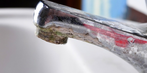 Cómo elegir un descalcificador según la dureza del agua y el consumo de tu hogar